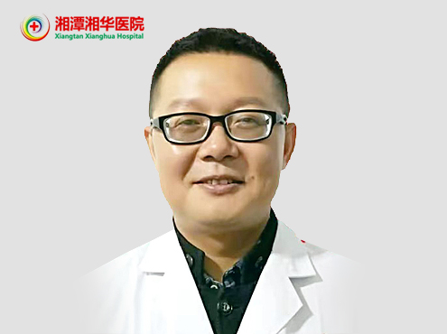 医疗团队周伟.jpg