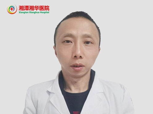 医疗团队左志.jpg